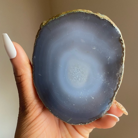 Enhydro Agate Geode with Water Inside - Picture 8 of 10
